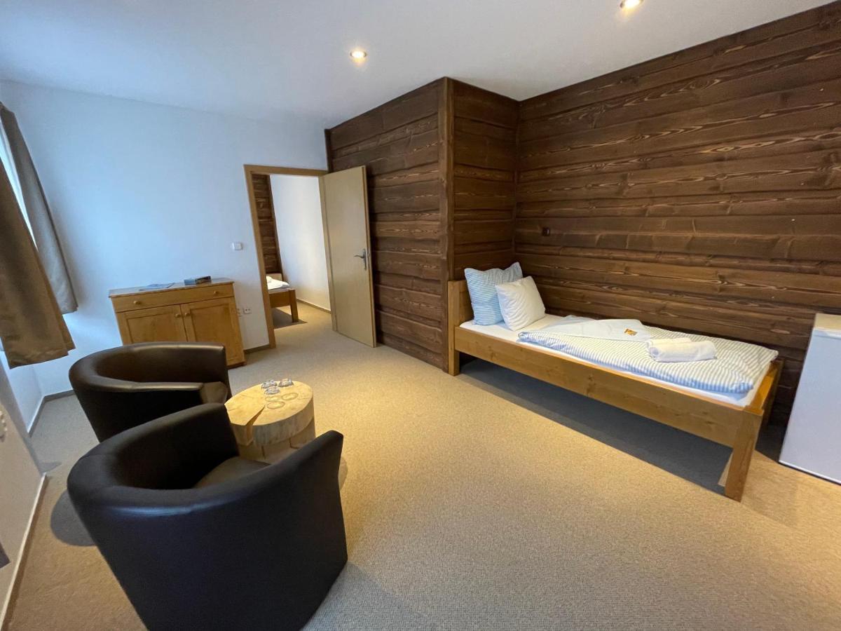 Kubova Huť Hotel Kristian מראה חיצוני תמונה
