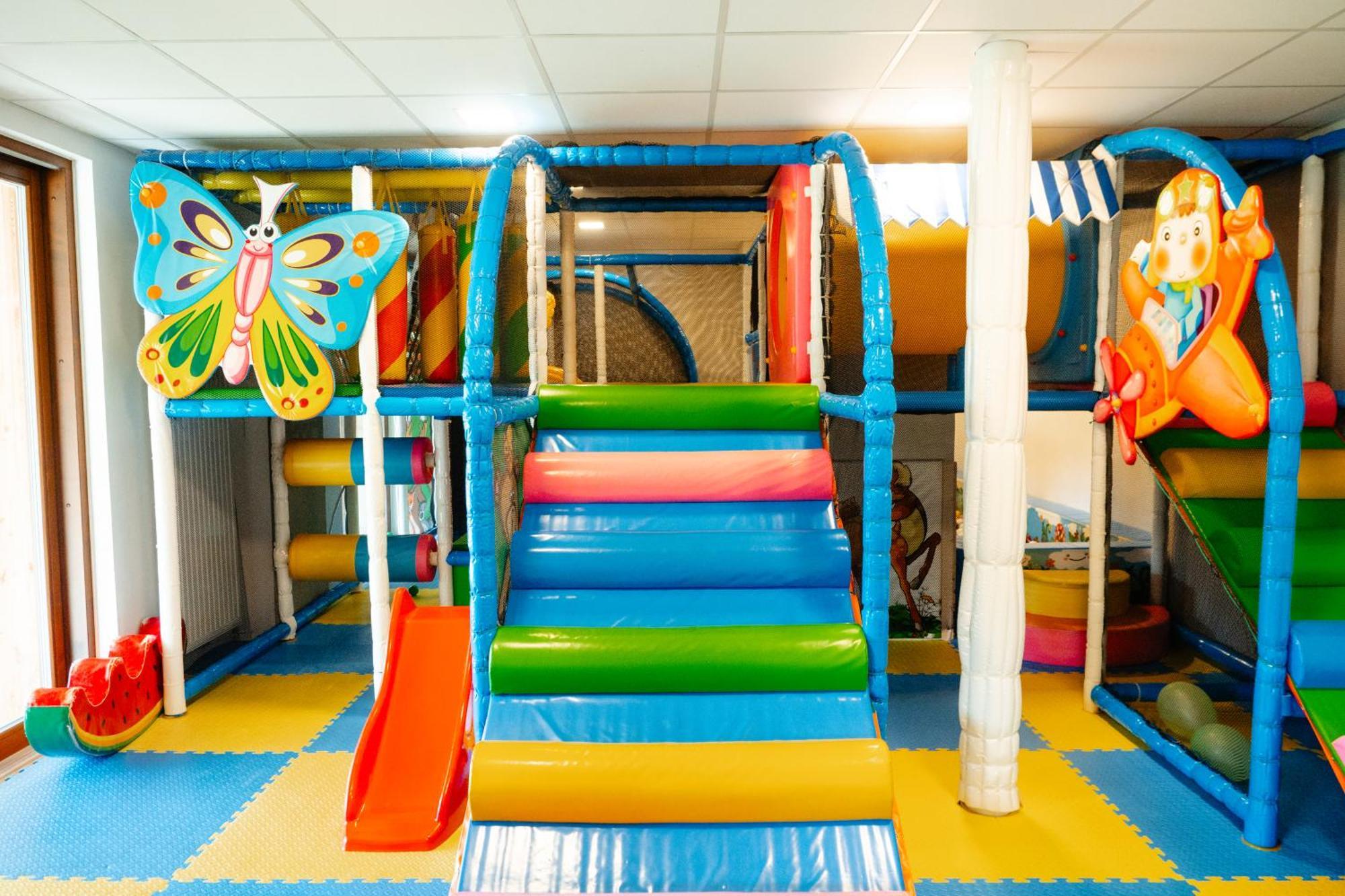 Kubova Huť Hotel Kristian מראה חיצוני תמונה